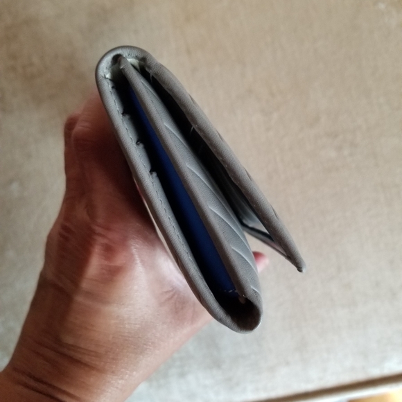 Caroline Harrera wallet very nice NWT - Picture 3 of 8